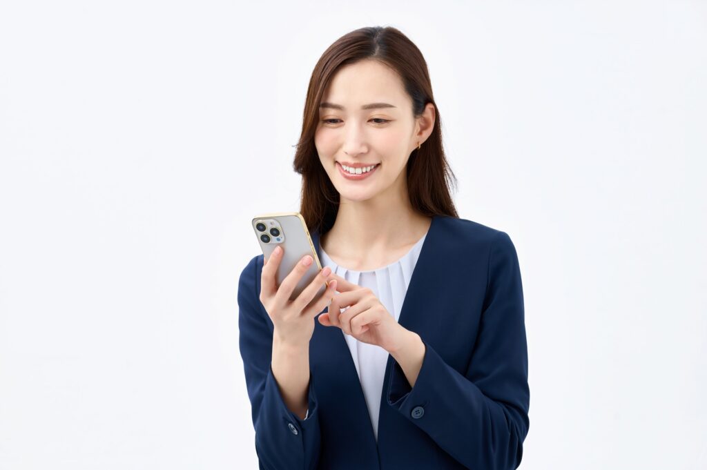 スマホを持っている女性